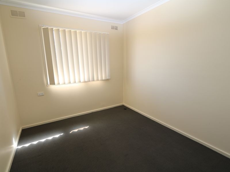 4 Rogers Place, Tolland NSW 2650