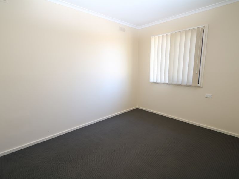 4 Rogers Place, Tolland NSW 2650