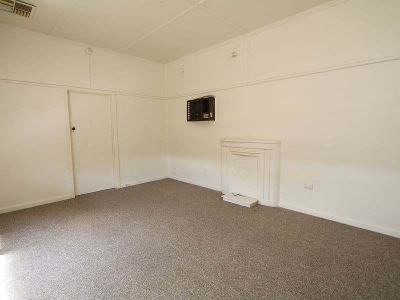 228 Lake Albert Road, Kooringal NSW 2650
