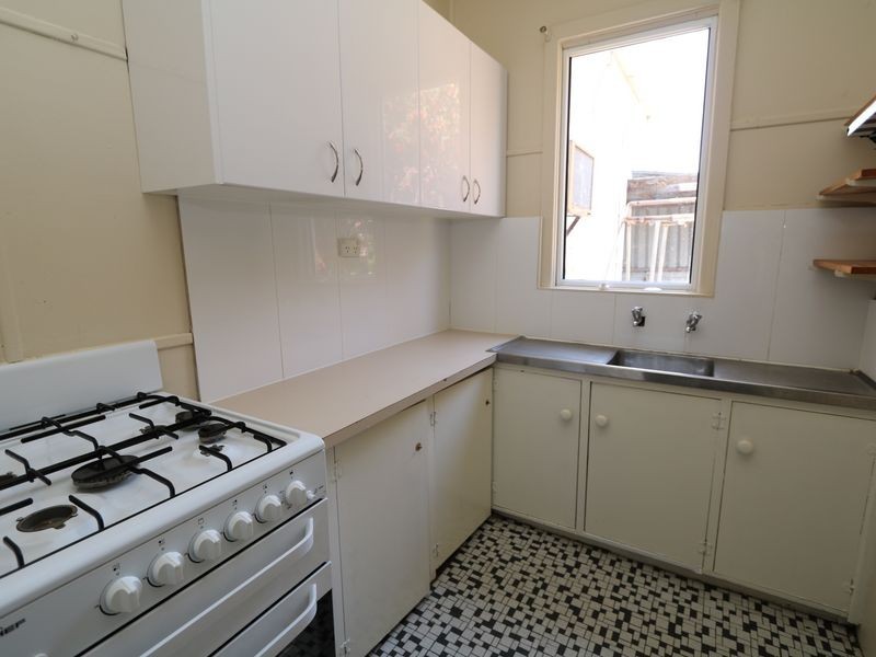 228 Lake Albert Road, Kooringal NSW 2650