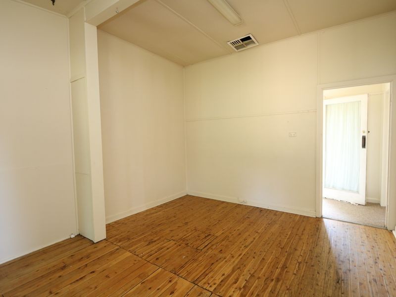 228 Lake Albert Road, Kooringal NSW 2650