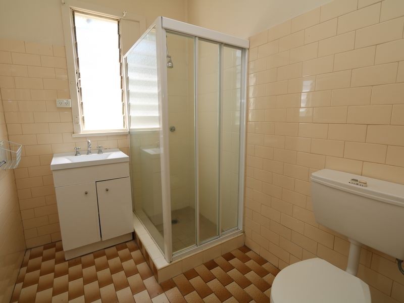 228 Lake Albert Road, Kooringal NSW 2650