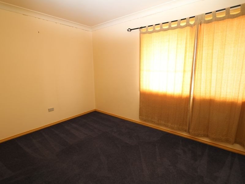 4/1 Juniper Place, Forest Hill NSW 2651