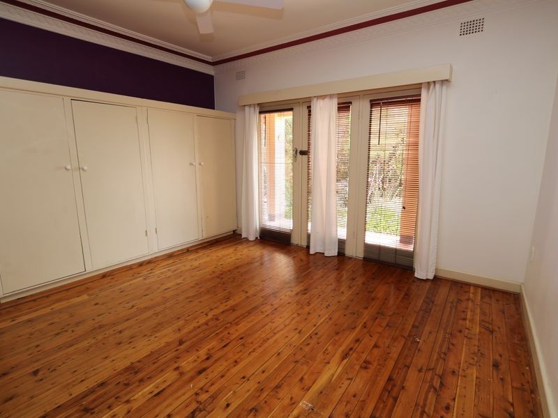 69 Mitchelmore Street, Turvey Park NSW 2650
