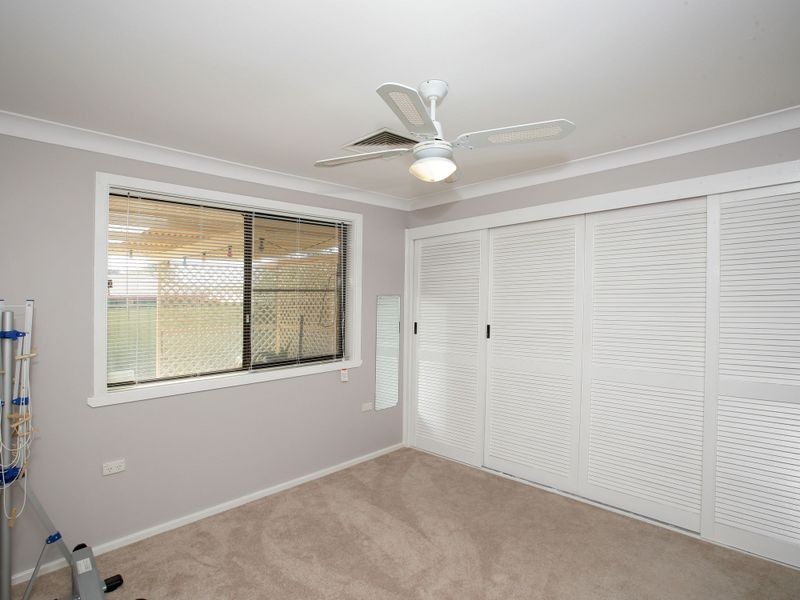 72 Huthwaite Street, Mount Austin NSW 2650