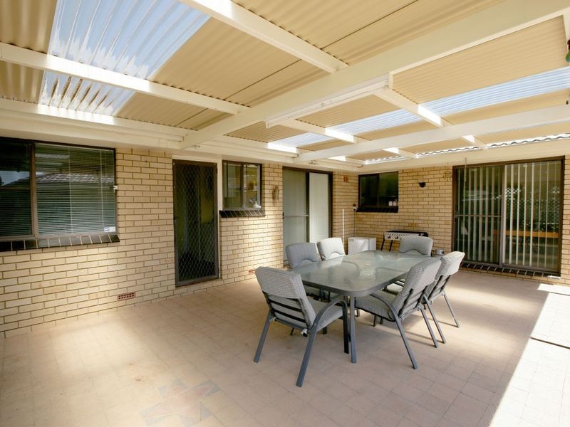 72 Huthwaite Street, Mount Austin NSW 2650