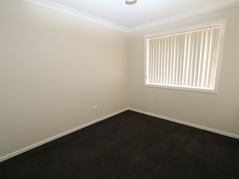 3 Girraween Mews, Glenfield Park NSW 2650