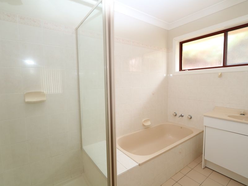 3 Girraween Mews, Glenfield Park NSW 2650