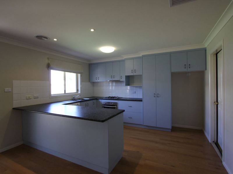 2 Kolor Place, Bourkelands NSW 2650