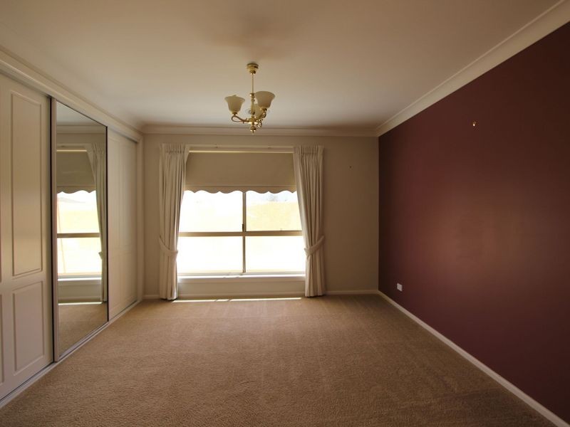 2 Kolor Place, Bourkelands NSW 2650