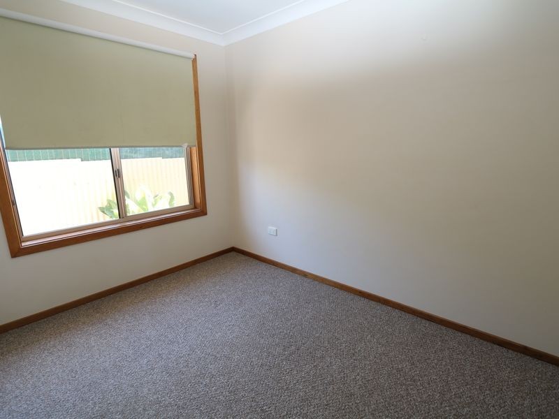 9 Langi Crescent, Glenfield Park NSW 2650
