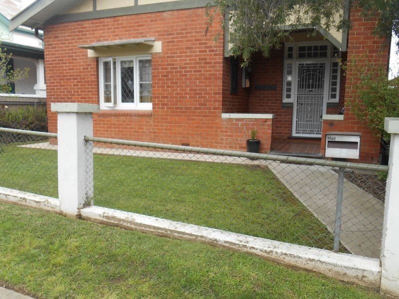 48 Flinders Street, Turvey Park NSW 2650