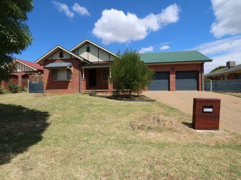 2 Shiralee Place, Estella NSW 2650