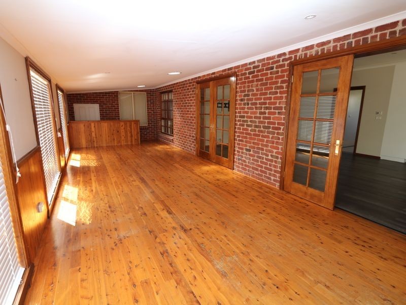 2 Shiralee Place, Estella NSW 2650