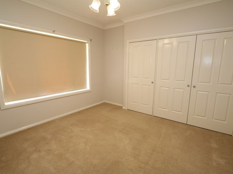 2 Shiralee Place, Estella NSW 2650
