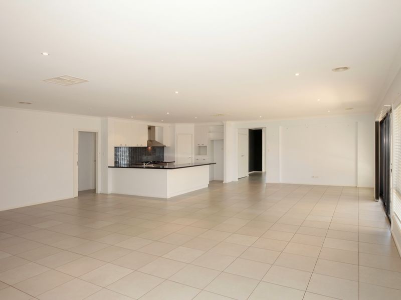 5 Wellington Avenue, Tatton NSW 2650