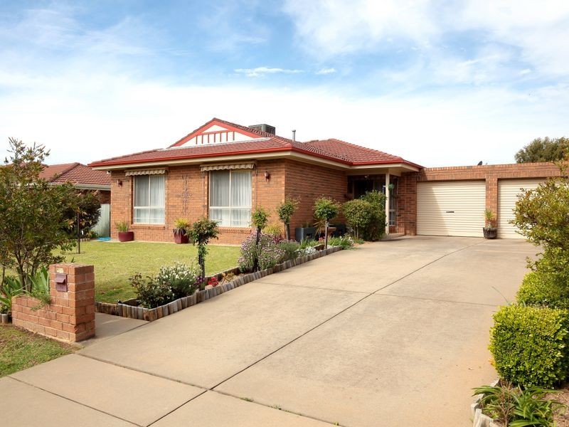 18 Swan Street, Ashmont NSW 2650