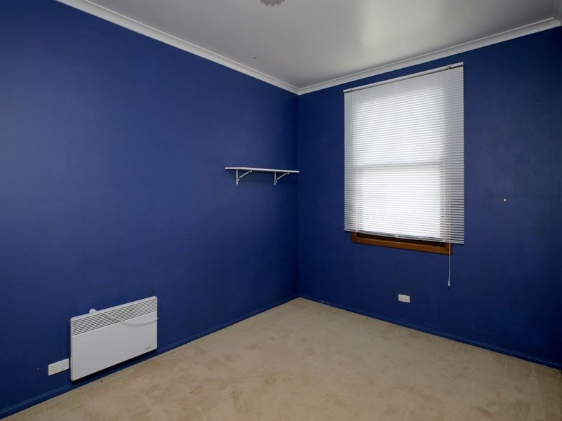 8 Phillip Avenue, Mount Austin NSW 2650