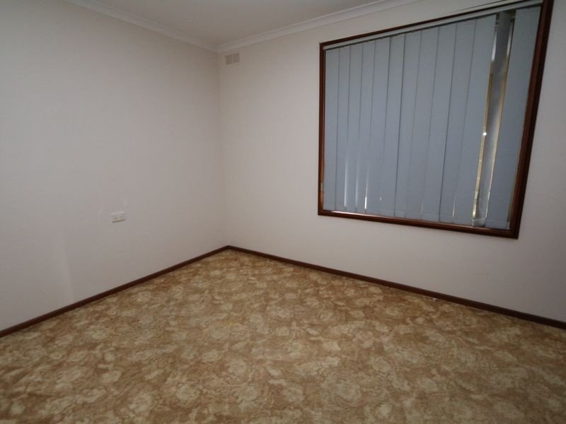 13 Poulton Street, Ashmont NSW 2650