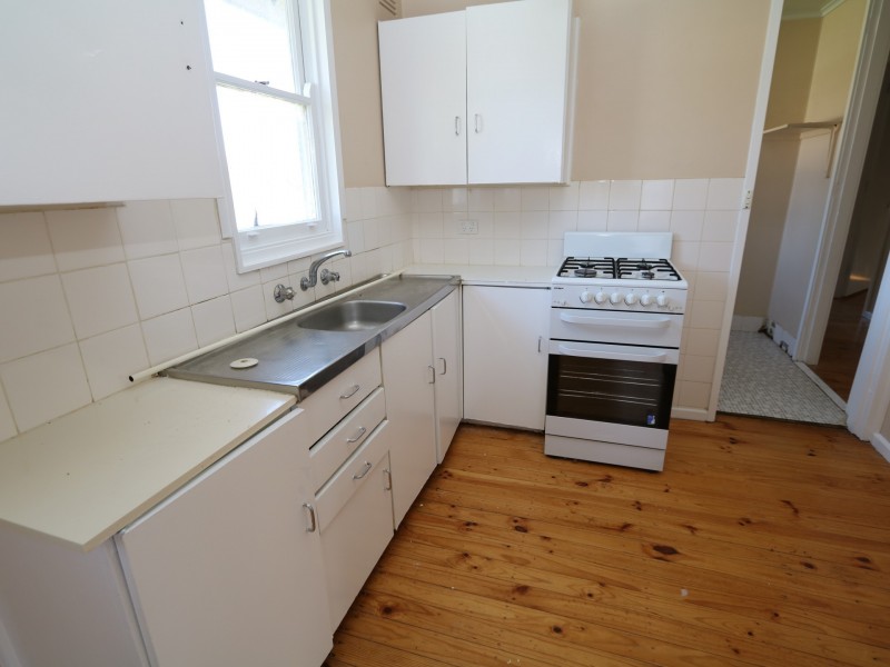 3 Baird Avenue, Kooringal NSW 2650