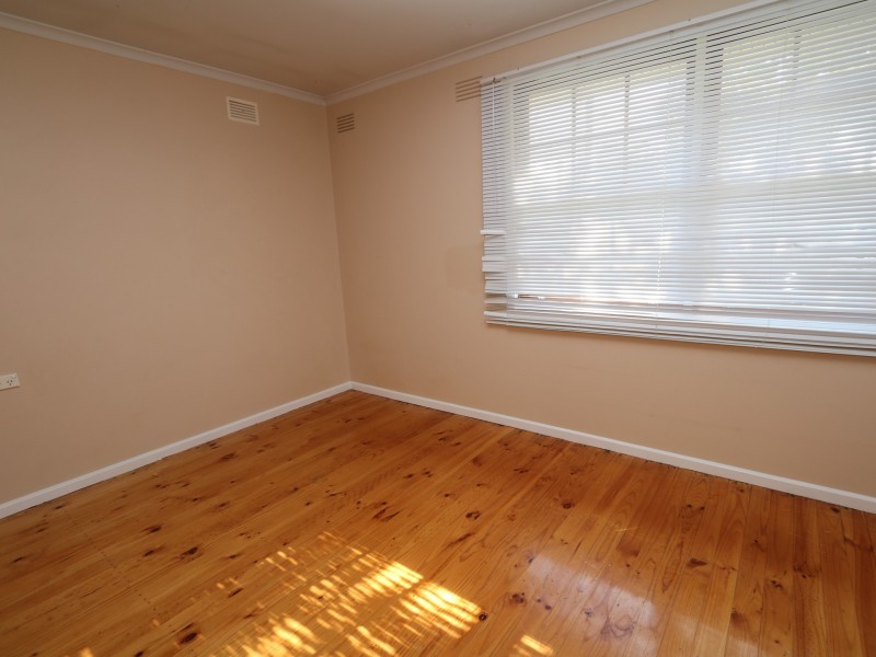 3 Baird Avenue, Kooringal NSW 2650