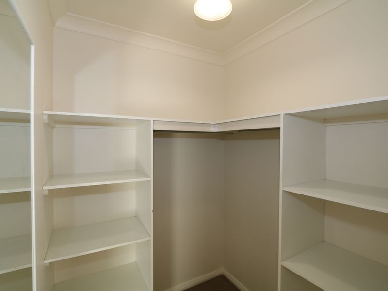 32 Barrima Drive, Glenfield Park NSW 2650