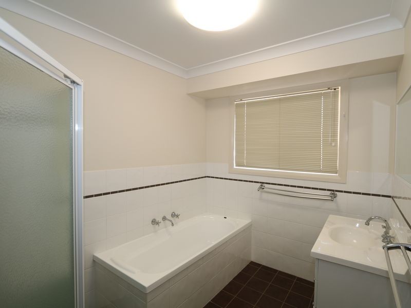 32 Barrima Drive, Glenfield Park NSW 2650