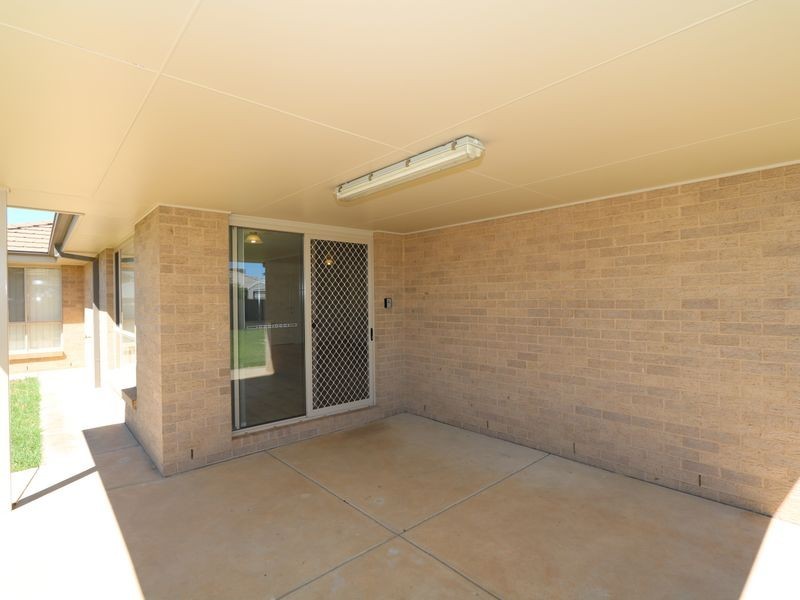 32 Barrima Drive, Glenfield Park NSW 2650