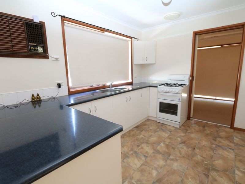 27 Adjin Street, Mount Austin NSW 2650