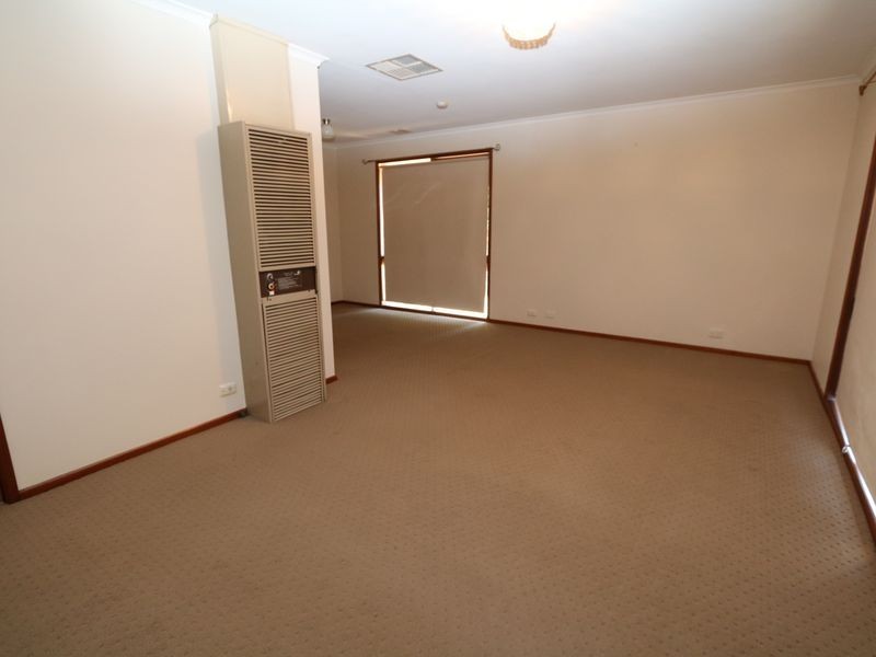 27 Adjin Street, Mount Austin NSW 2650