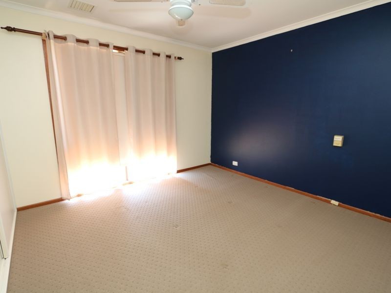 27 Adjin Street, Mount Austin NSW 2650