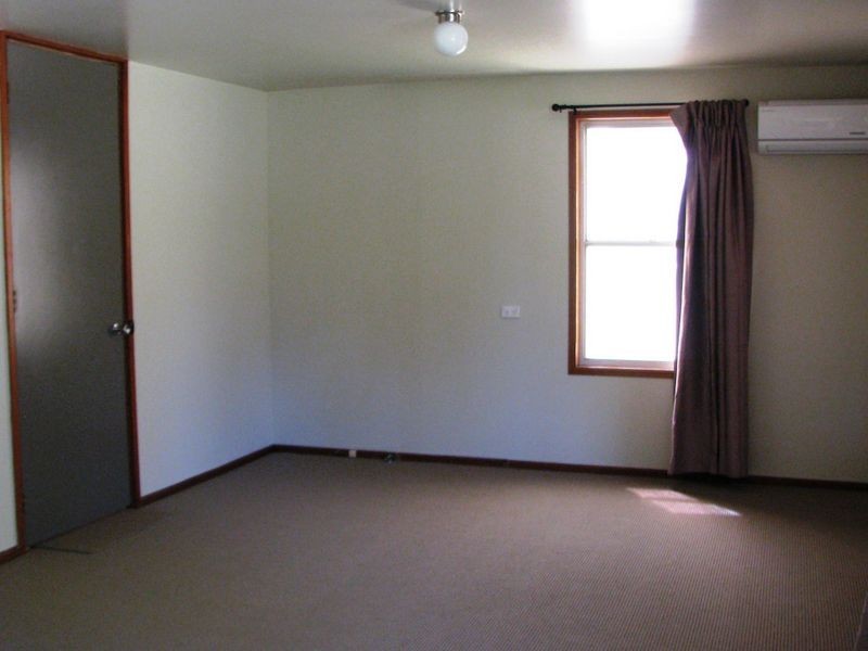 42 Adams Street, Ashmont NSW 2650
