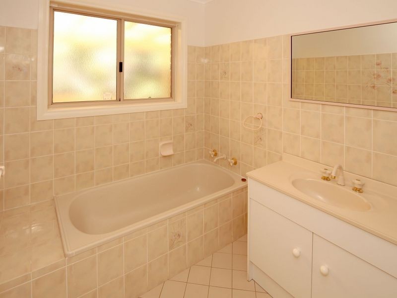 2/29 Brooklyn Drive, Bourkelands NSW 2650