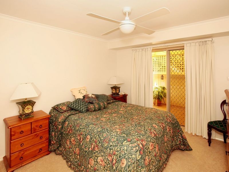 2/29 Brooklyn Drive, Bourkelands NSW 2650