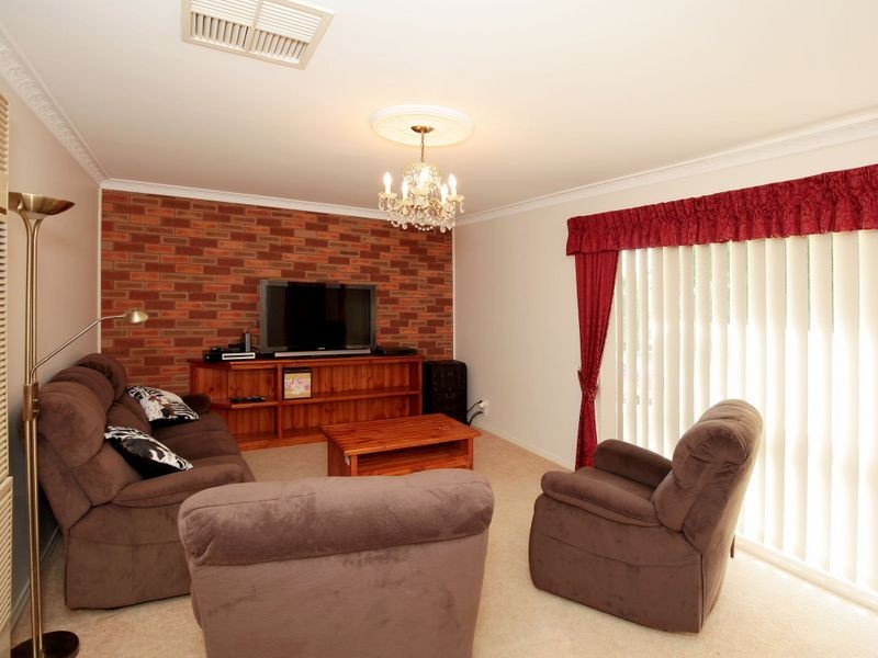 2/29 Brooklyn Drive, Bourkelands NSW 2650