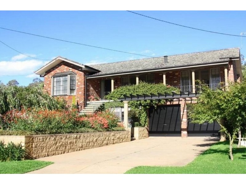 14 Wilks Avenue, Kooringal NSW 2650