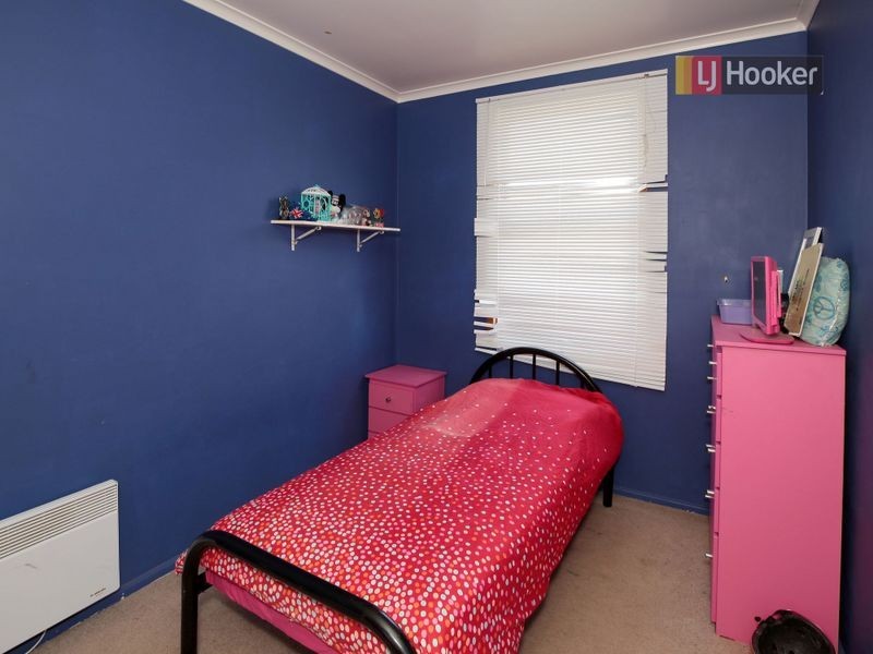8 Phillip Avenue, Mount Austin NSW 2650