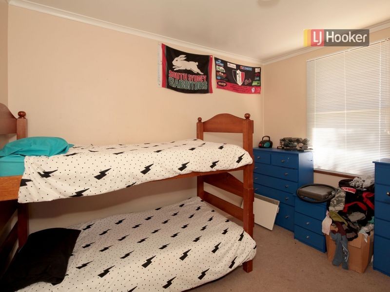 8 Phillip Avenue, Mount Austin NSW 2650