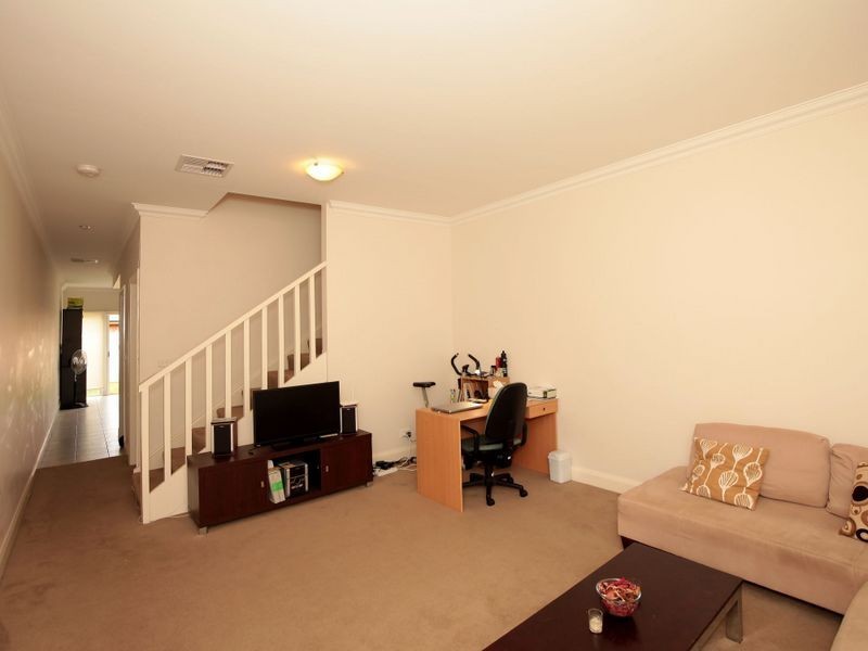 Unit 12/20 Travers Street, Wagga Wagga NSW 2650