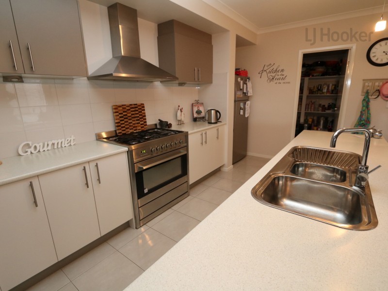 39 Melaleuca Drive, Forest Hill NSW 2651