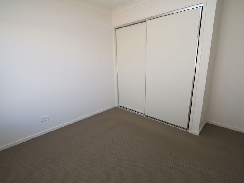 8b Paperbark Drive, Forest Hill NSW 2651