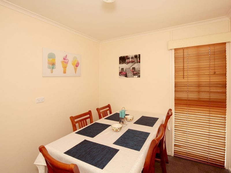 52 Ziegler Avenue, Kooringal NSW 2650