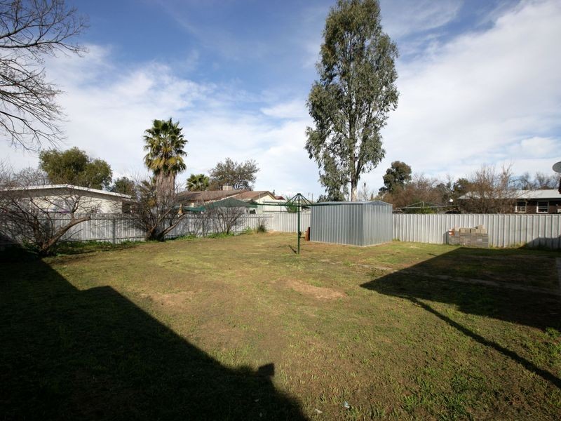 52 Ziegler Avenue, Kooringal NSW 2650