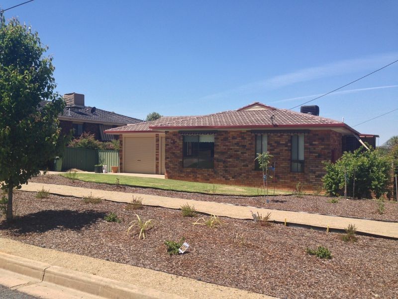 3 Patamba Street, Kooringal NSW 2650