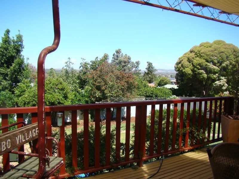 3 Patamba Street, Kooringal NSW 2650