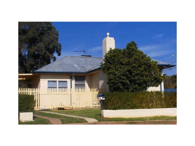 62 Blamey Street, Turvey Park NSW 2650