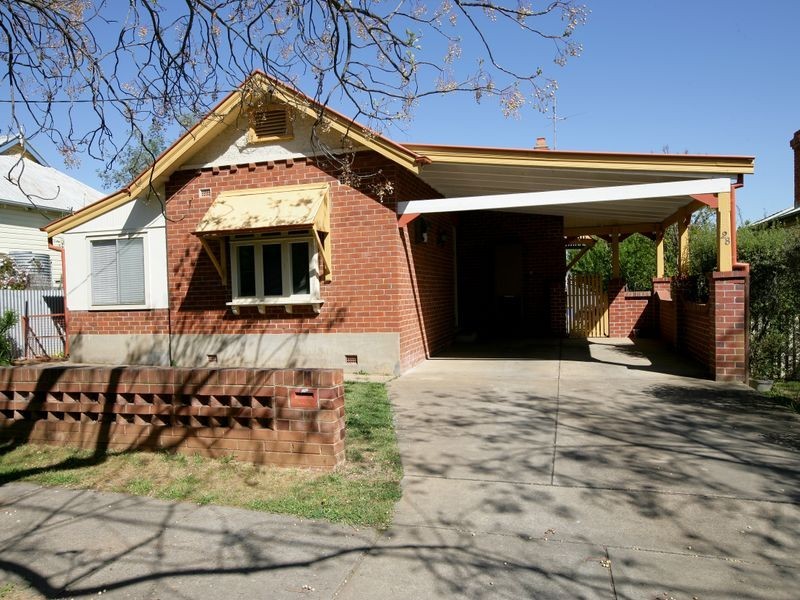 28 Kildare Street, Turvey Park NSW 2650