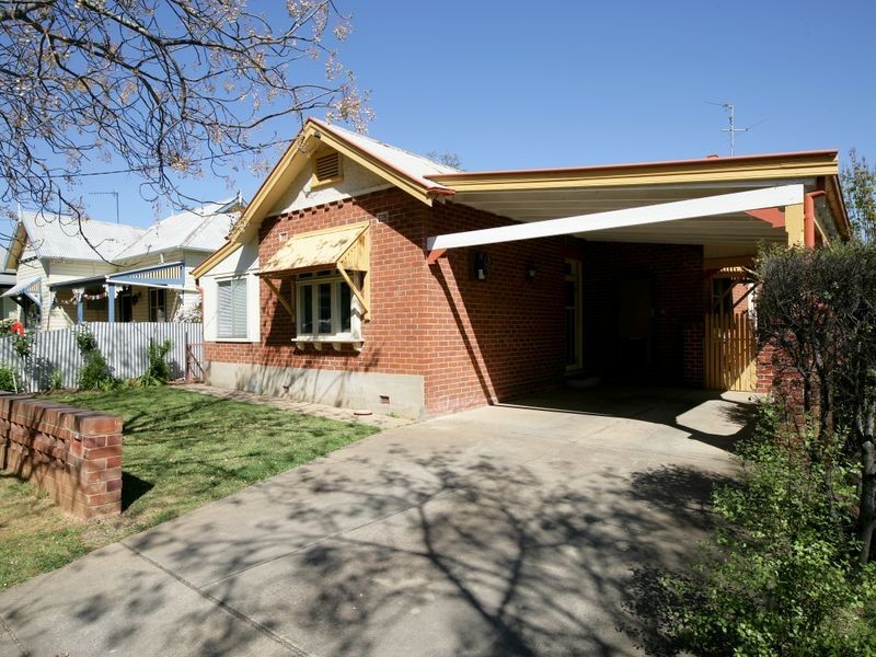 28 Kildare Street, Turvey Park NSW 2650