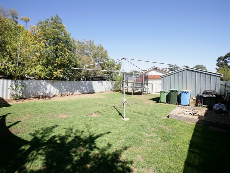 28 Kildare Street, Turvey Park NSW 2650