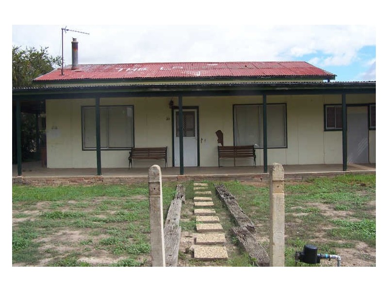 20 Power Street, Lake Albert NSW 2650